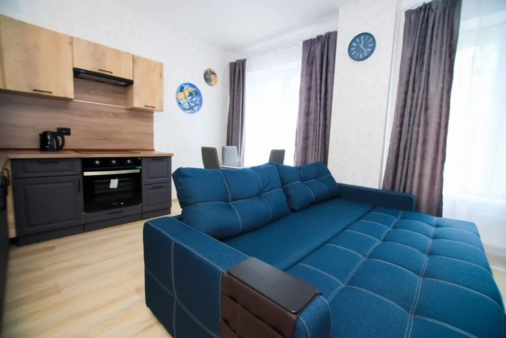 Евродвушка Апарт Гулливер с балконом в центре