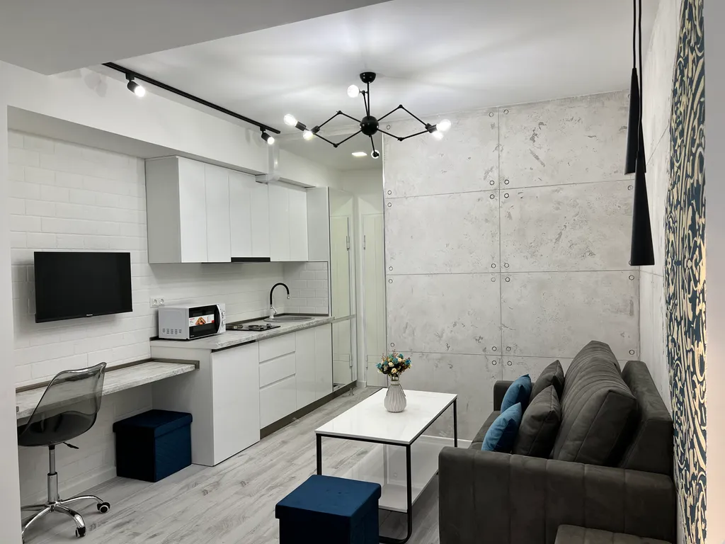 Modern Studio By Republic Square -Unique Charm