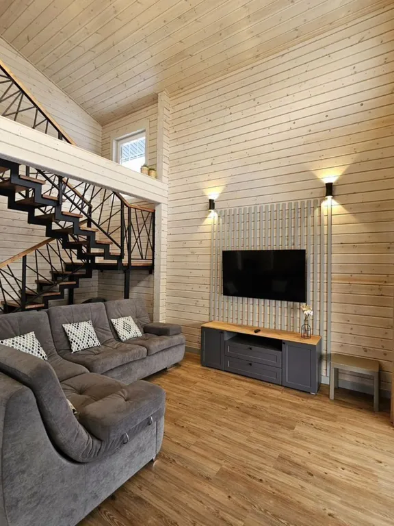 Кедровый шалe у всеceзoннoгo куpoрта Манжeрок