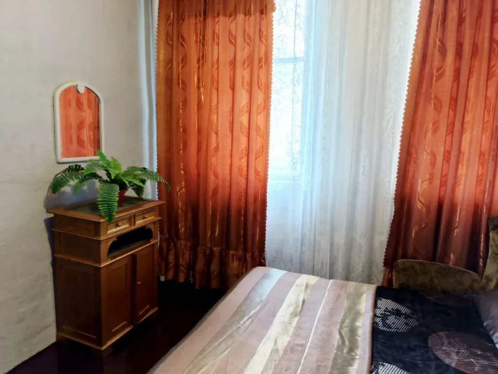 Комната, со свои отдельным входом, с видом горы