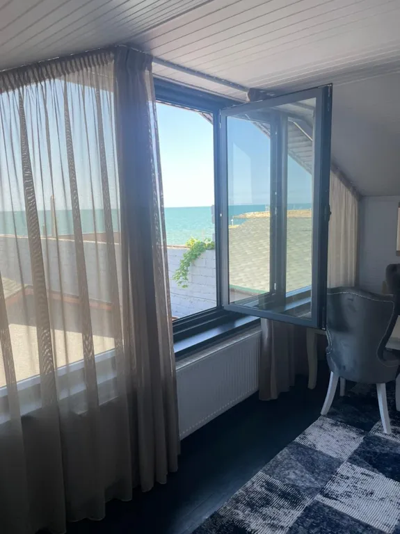 Коттедж на берегу моря