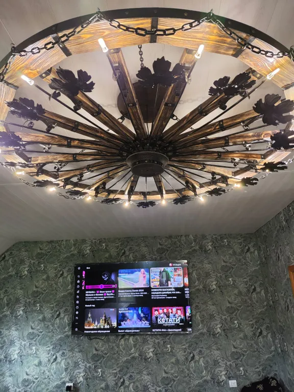 Дом у пруда