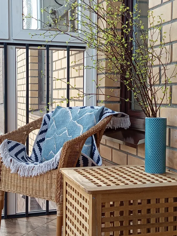 Студия с видом на город