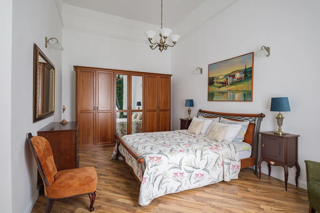 Элегантная квартира Delux с тремя спальнями, парковкой у Эрмитажа