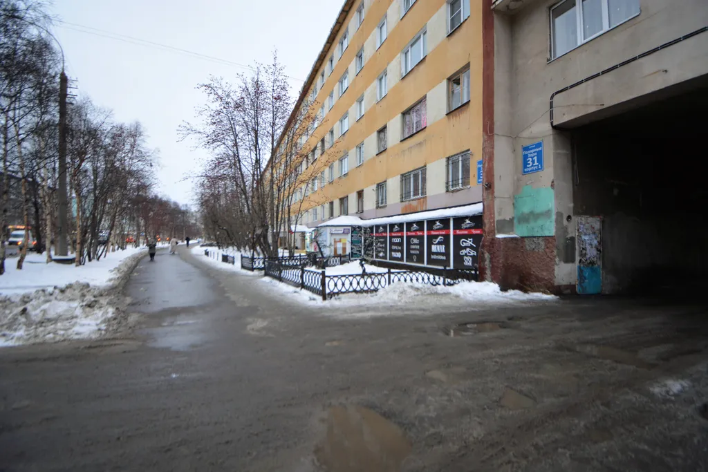 Однокомнатная квартира с улучшенной планировкой в доме с универмагом