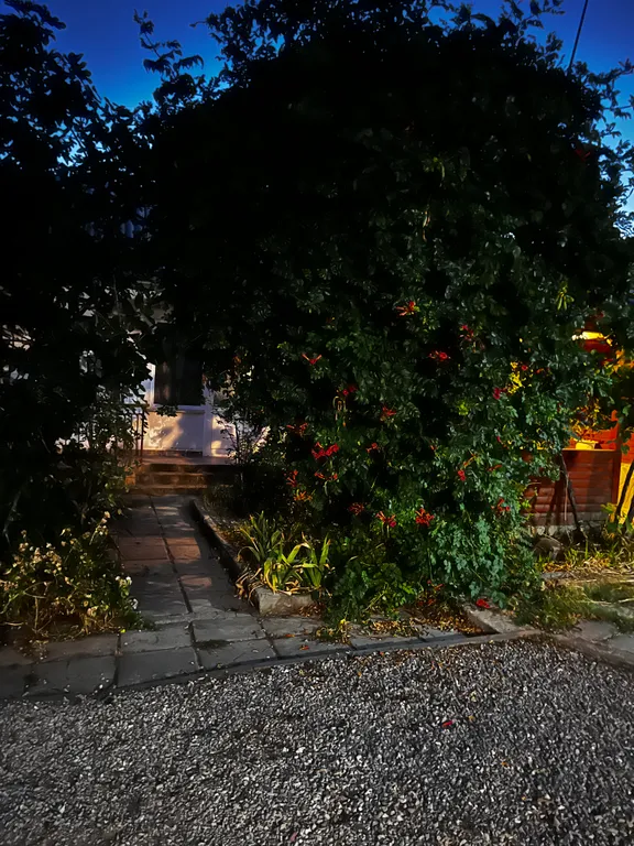 Хорошее жилье у подножья Генуэзской крепости!