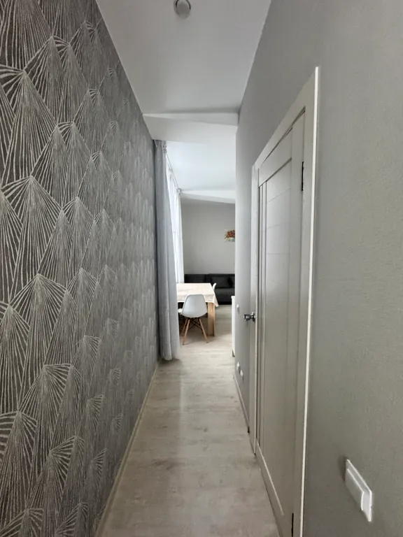 Солнечная квартира с французскими окнами и отдых на горной речке