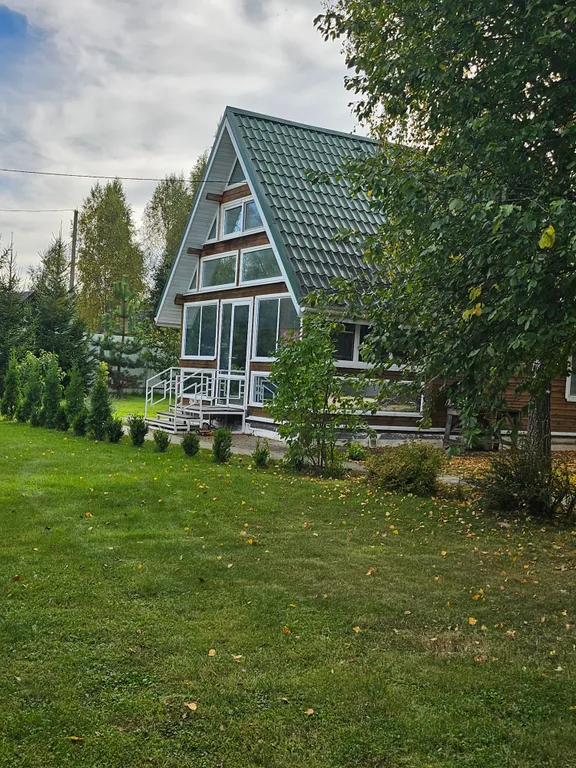 Коттедж Дом с террасой с отдельной закрытой беседкой/мангалом — Шаховская