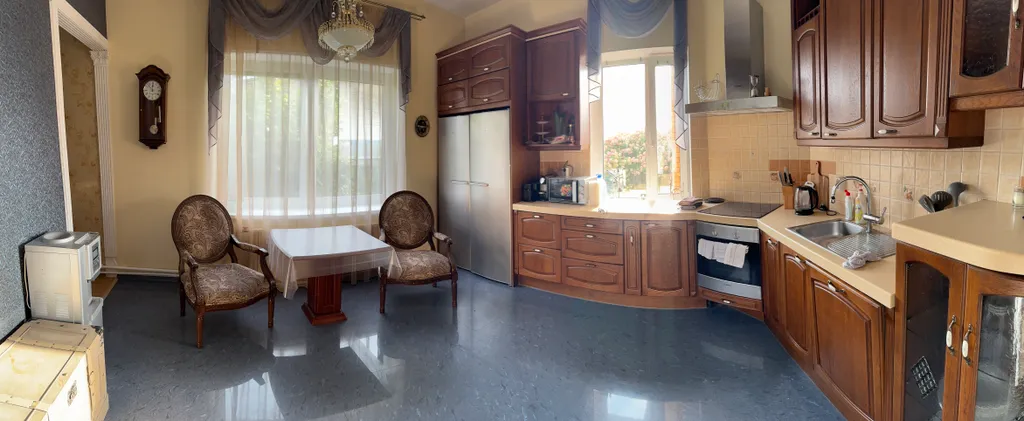 Просторный дом в шаговой доступности от Монрепо с сауной