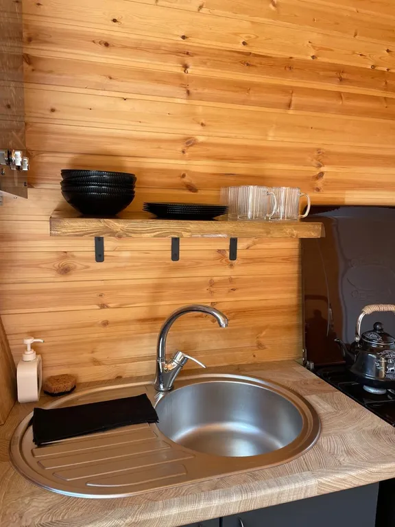 Уютный домик под лесом