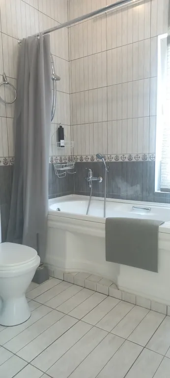 Дом с террасой на берегу моря