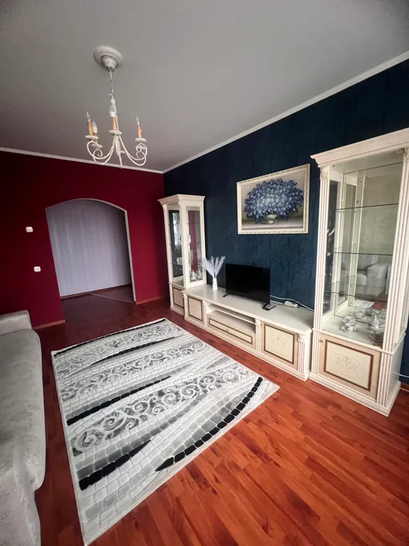 Уютная просторная квартира с видом на лесопарк Пышки