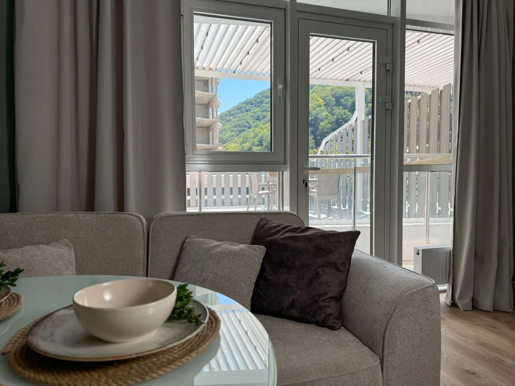 Просторная и светлая студия с большой террасой в Ольгинке!