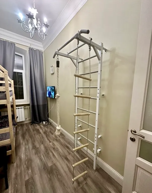 Огромные апартаменты с видом на крышу