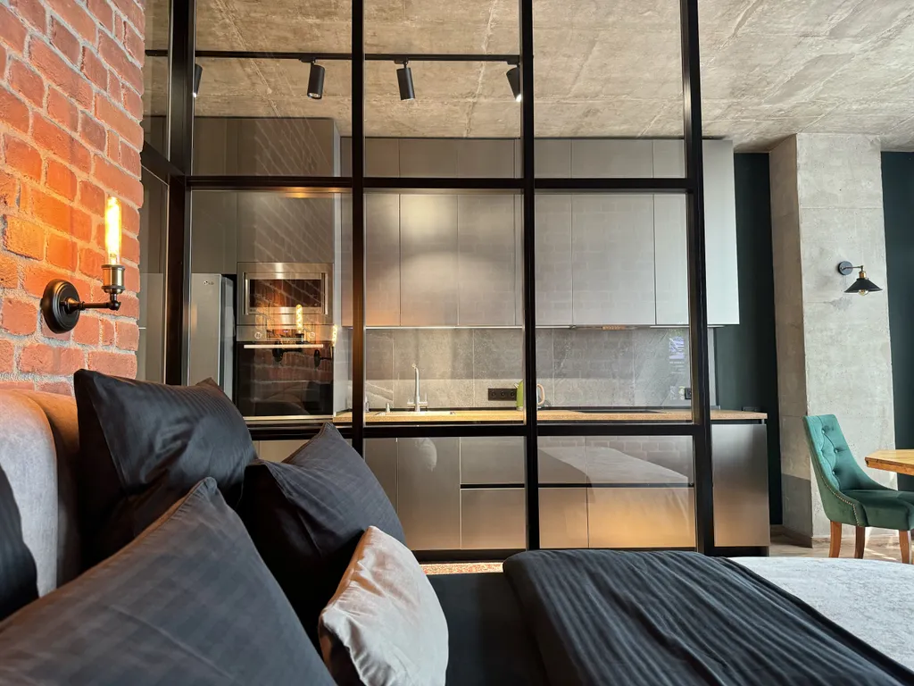 Дизайн-студия с видом на город