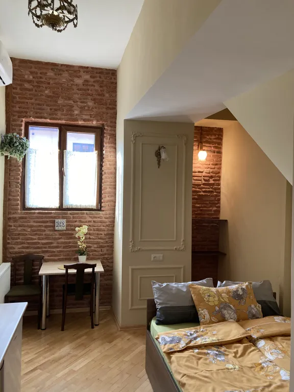 Студио квартира в центре Тбилиси