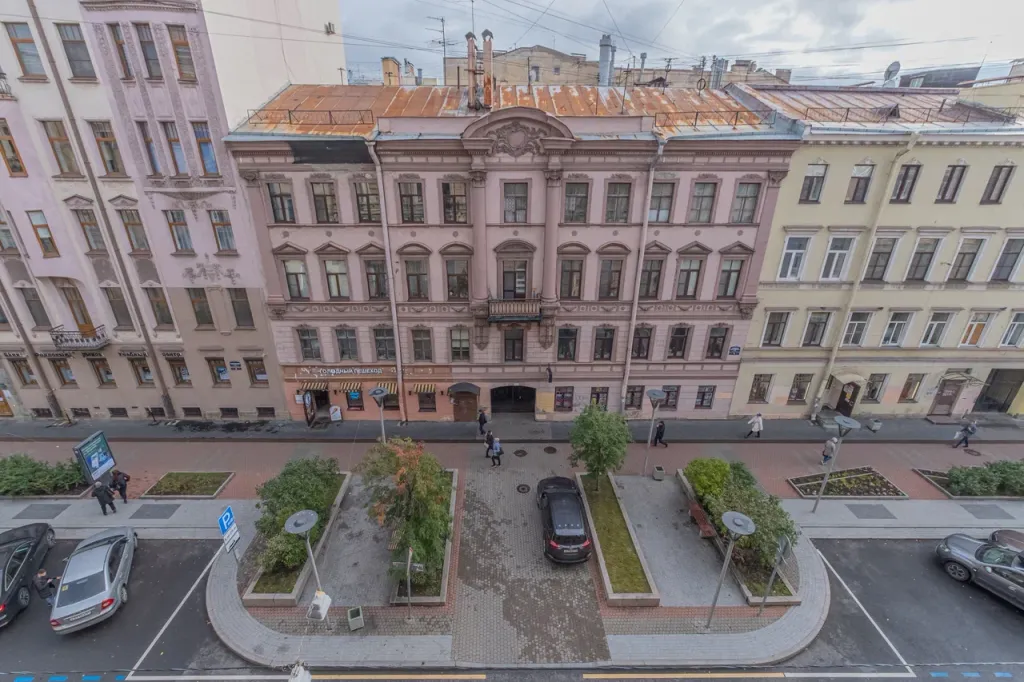 Квартира Стильная квартира в центре с балконом и видом на пешеходную улицу — Санкт-Петербург