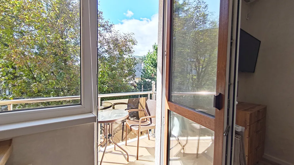 Душевный апартамент со спальней. Насладитесь тишиной и красотой гор