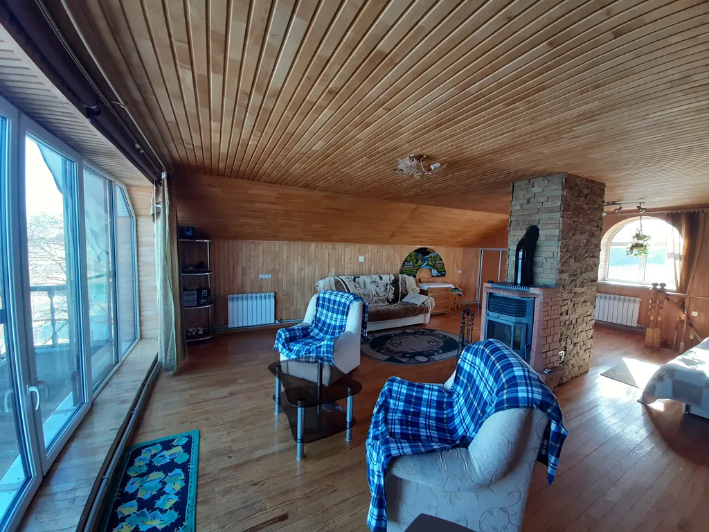 Домик у озера Свирь