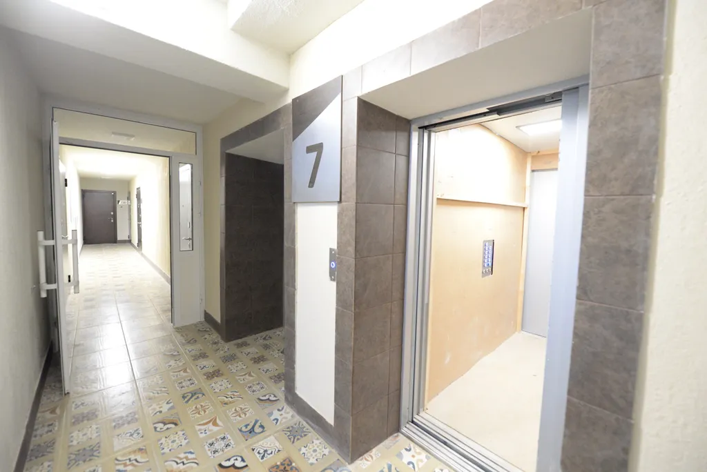 Евродвушка у Ледового дворца, стадиона Локомотив и вокзала