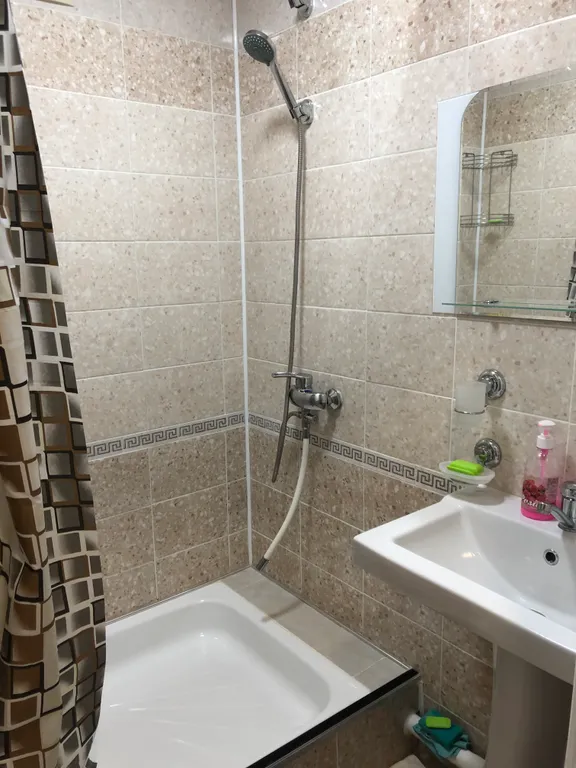 Уютная светлая квартира в лесу среди гор