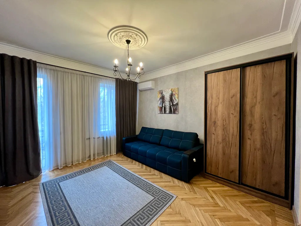 Квартира Уютные апартаменты "Лофт Фонтаны" с видом на Александровский сквер — Краснодар