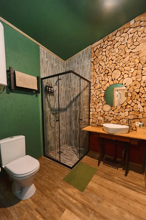 Уютный дом с баней и чаном в лесу