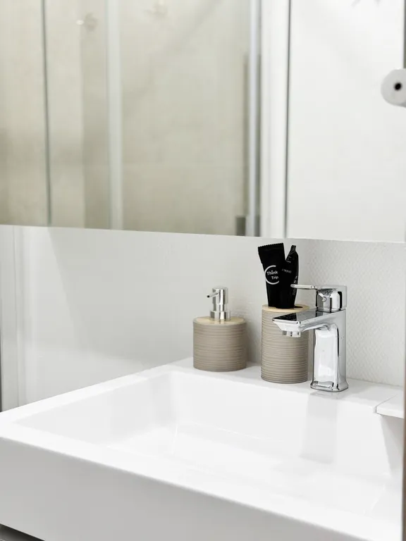 Квартира Светлая квартира с новым ремонтом и кондиционером в центре у метро — Москва