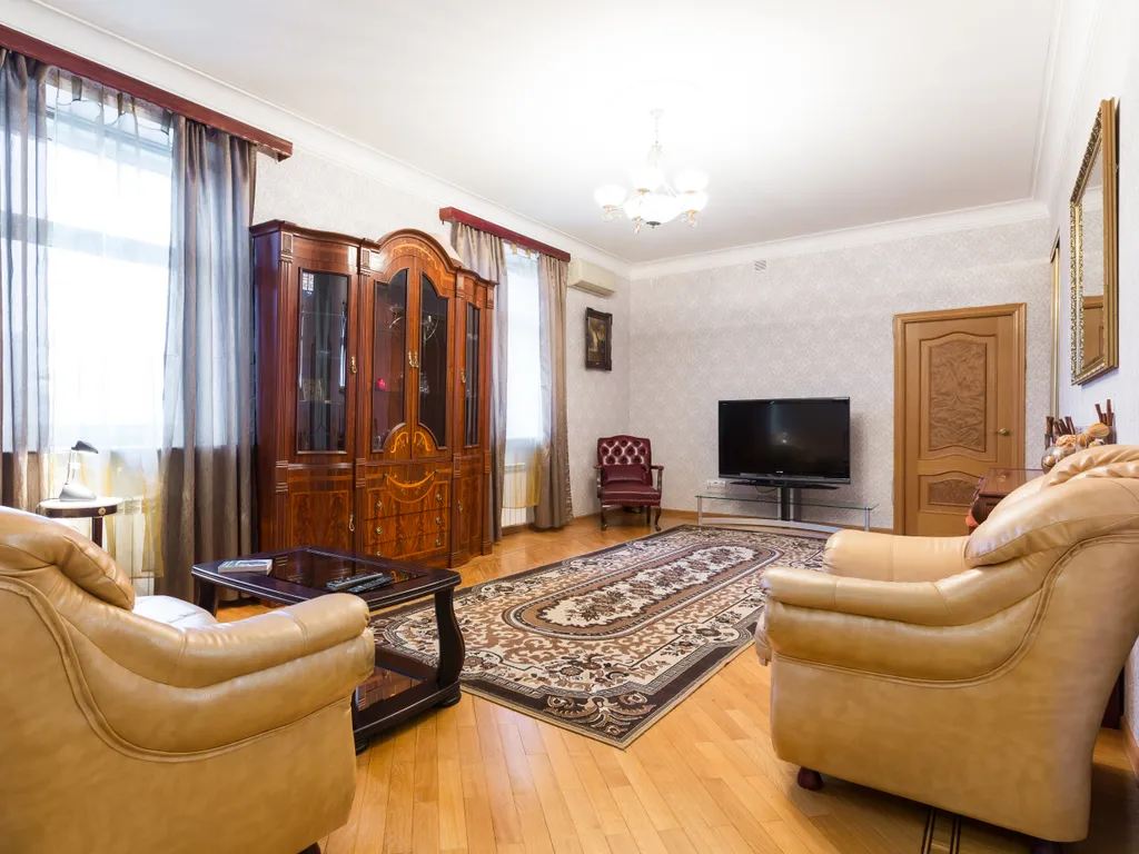 Квартира 4-комнатная Квартира — Москва