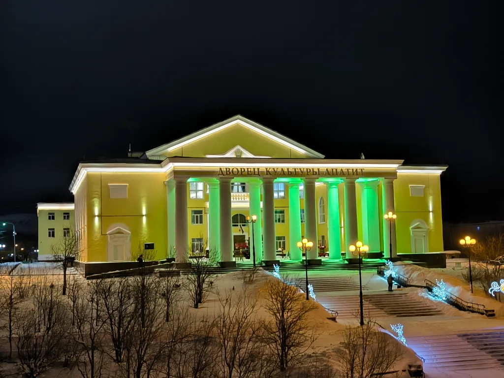 Уютная квартира в центре города — аренда посуточно в Кировск