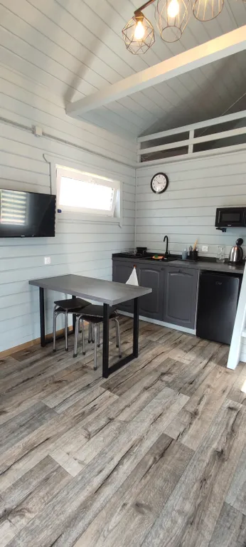 Дом на берегу реки