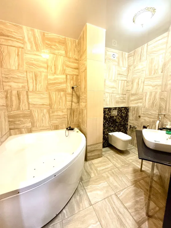 Трехкомнатная квартира на Гостином дворе