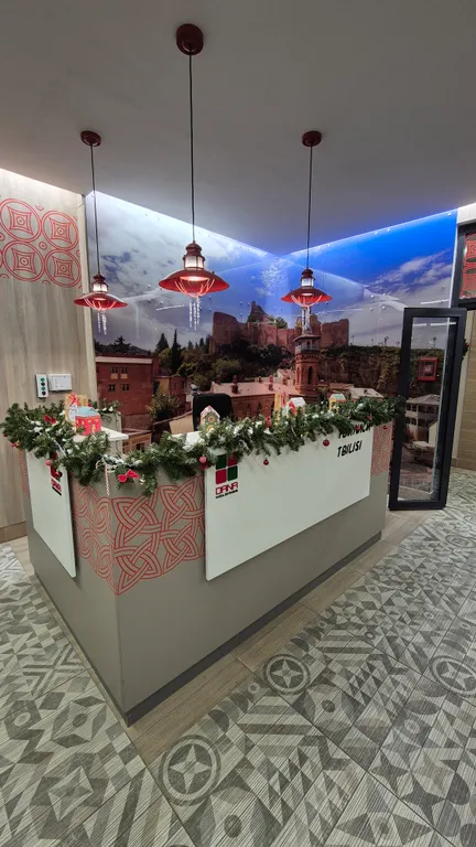 Просторные апартаменты рядом с метро, шиканый вид 2+2