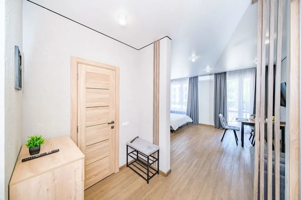 Стильная новая студия с видом на лес