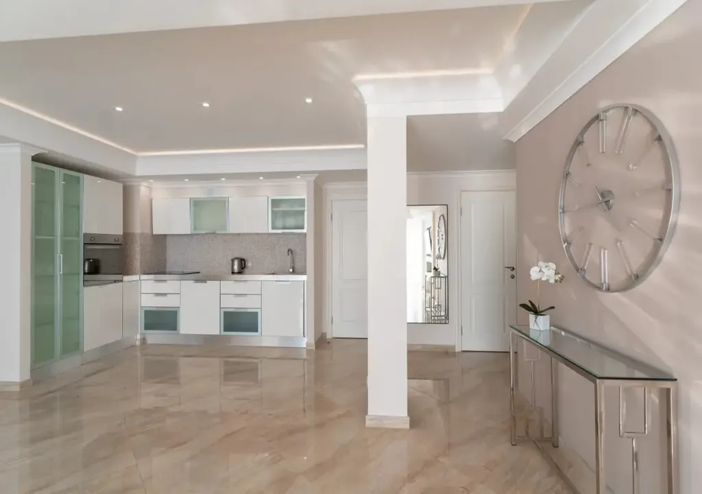 4-комнатная Квартира