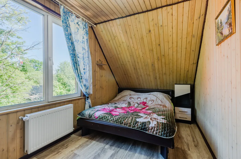 Коттедж с бассейном, баней и 5 спальнями