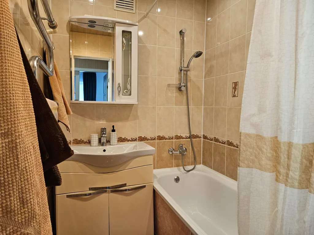 Двухкомнатная квартира не далеко от центра в новом доме