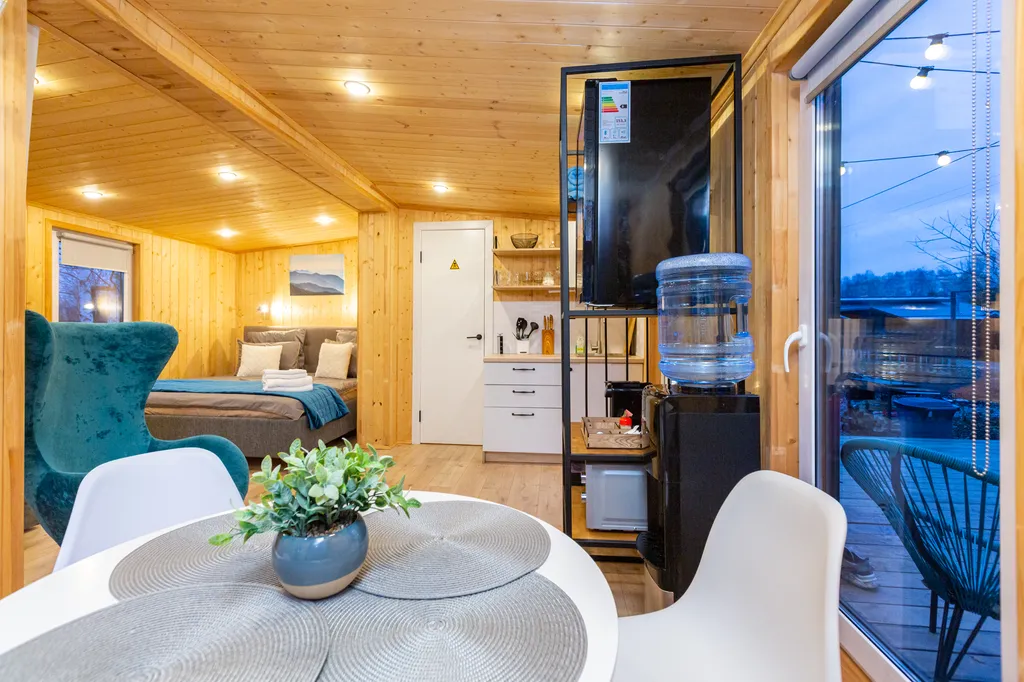 Семейный домик с финской сауной у леса