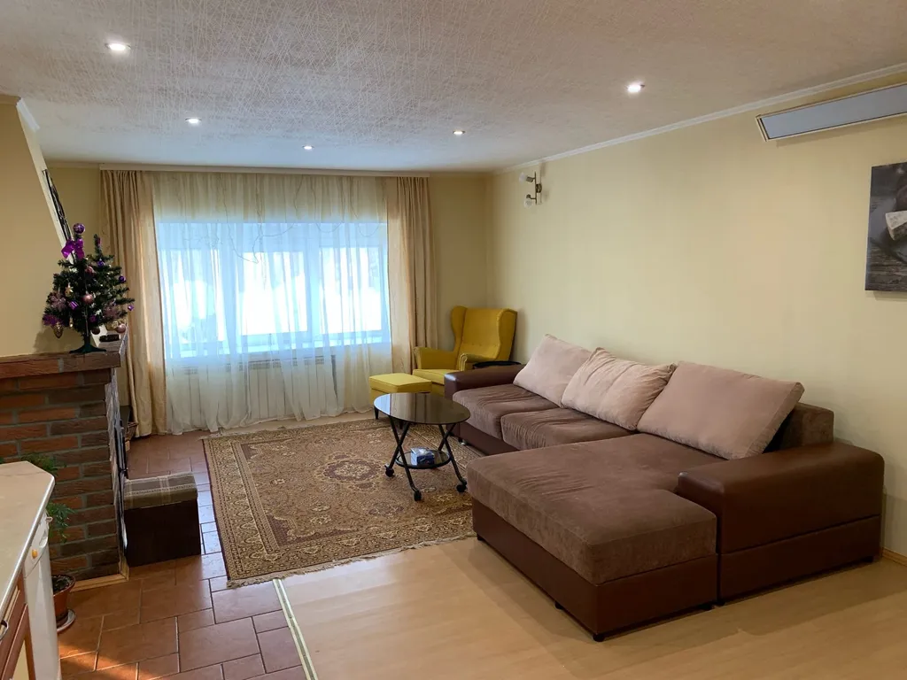 Большой дом и баня