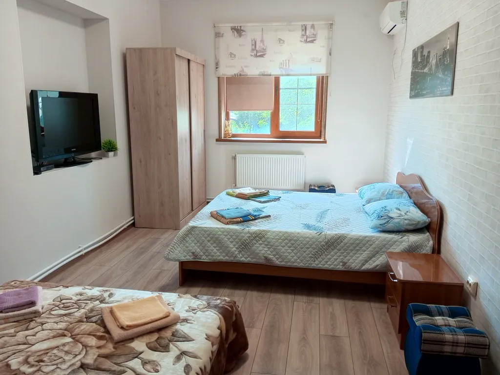 Квартира Просторная квартира в 5 минутах от моря с отдельным входом — Геленджик