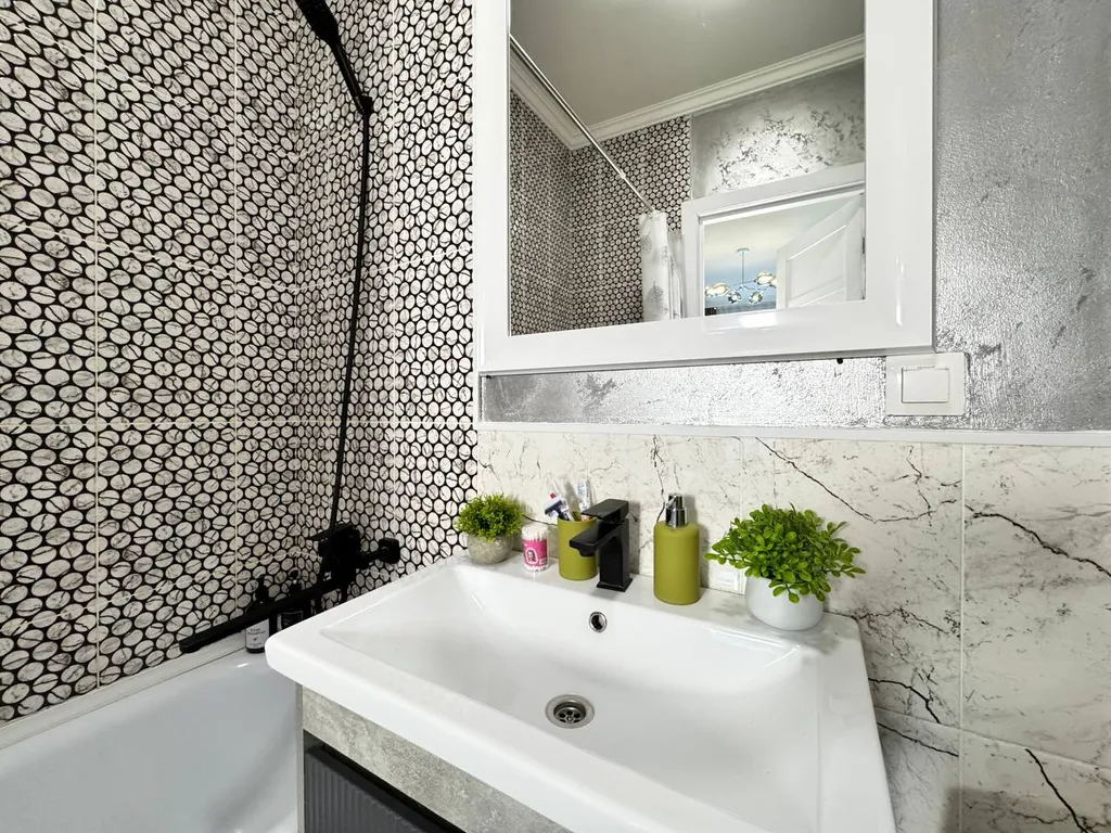 2-комнатная в жк 4you, рядом с тц Mega