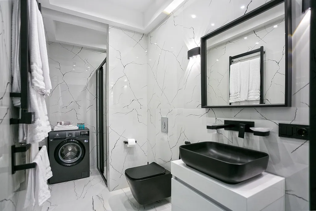 Стильная квартира "Черное&Белое" с видом на море