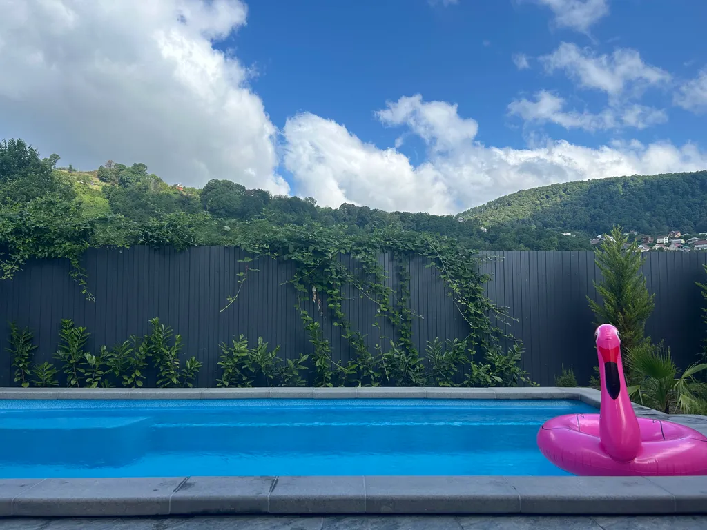 Коттедж Уютный дом с бассейном — Барановка