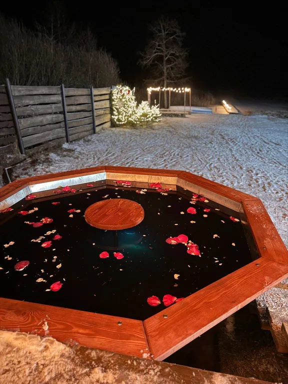 Дом А-фрейм на берегу озера