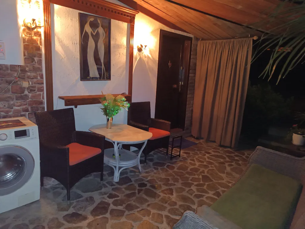 Коттедж Дом с террасой и отдельным входом — Мамайский Перевал