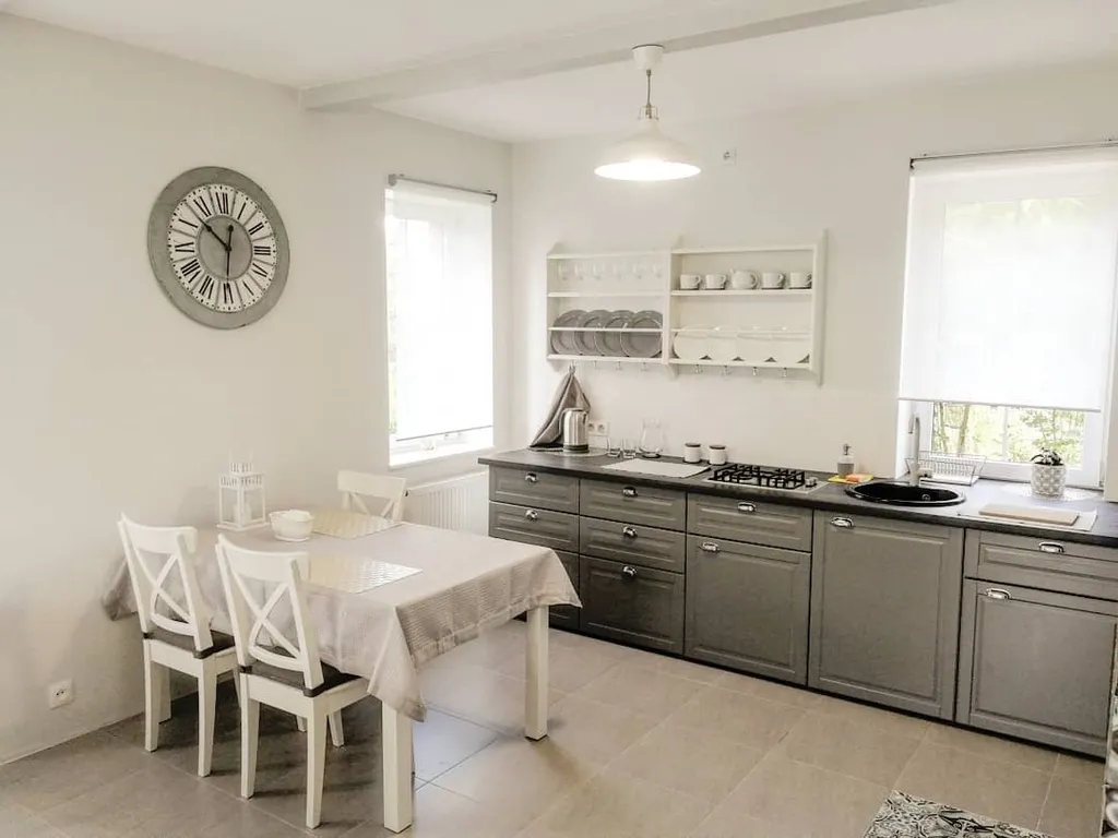 Квартира Квартира Апартамент на первом этаже коттеджа с отдельным входом и видом на сад — Зеленоградск