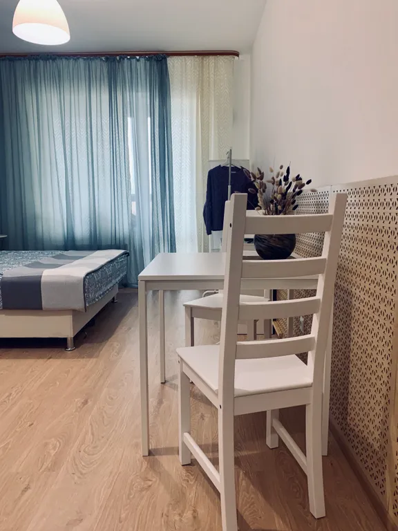 Студия с видом на площадь Победы