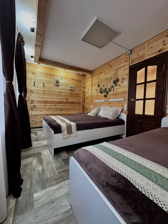 Дизайнерская квартира в деревенском доме в центре города