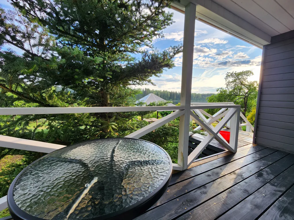 Апартамент с террасой и видом на озеро