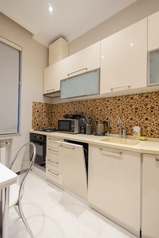 2 спальни + гостиная, прямой балкон с видом на гору Таргова